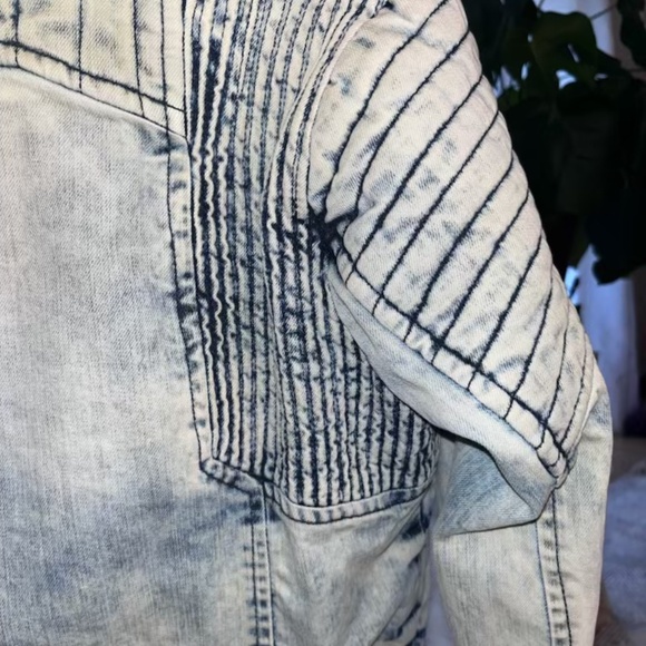 L.A.B - Picture 8 of 10